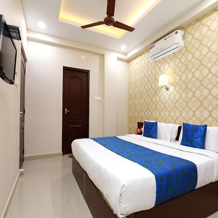 Oyo 6728 Almas Residency Otel Kochi Dış mekan fotoğraf