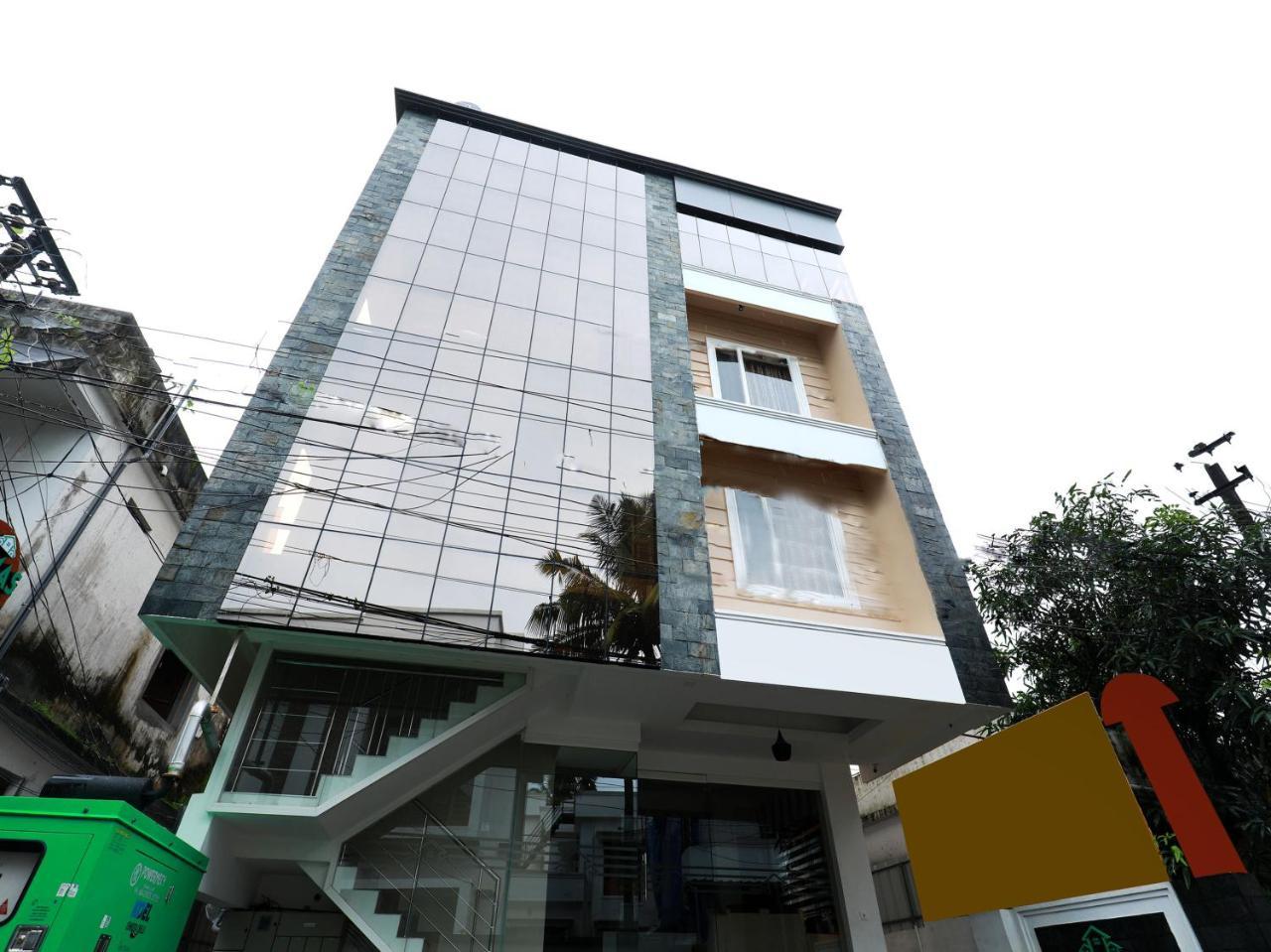 Oyo 6728 Almas Residency Otel Kochi Dış mekan fotoğraf