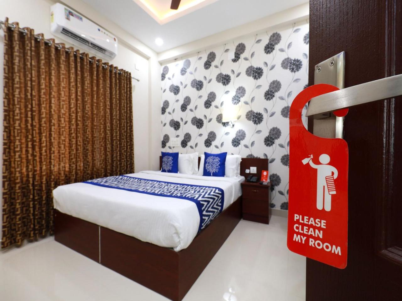 Oyo 6728 Almas Residency Otel Kochi Dış mekan fotoğraf